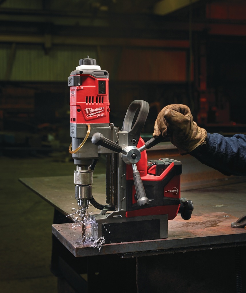 MILWAUKEE M18 FMDP-502C - Perceuse Magnétique FUEL 18V, 5,0 Ah, 2 Vitesses, Profondeur max 50mm