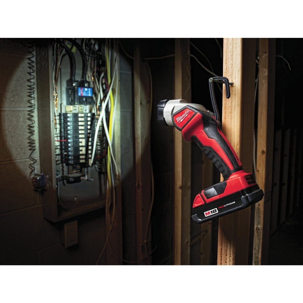 MILWAUKEE M18 TLED-0 - Lampe torche à tête orientable 18V, sans batterie, 120 Lumens